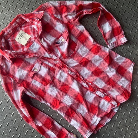 Abercrombie and Fitch red & white button up holiday preppy winter top plaid - Picture 1 of 3